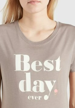 Khujo FRANCESCA BEST - T-shirt Z Nadrukiem - Graubraun -Khujo Sklep 18429cc8a91d43e4a54335c0e0de13b1