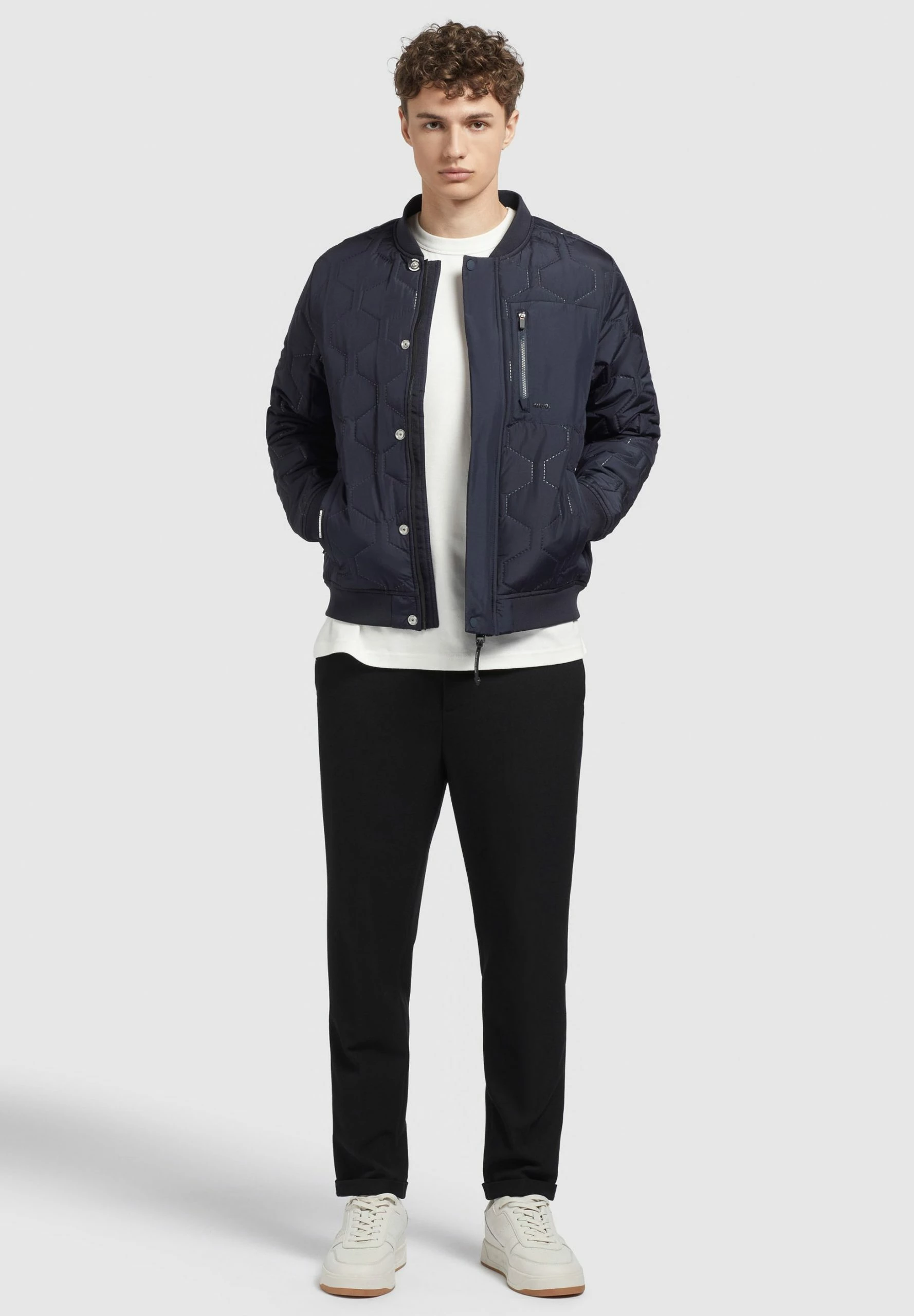 Khujo CARLSON - Kurtka Przejściowa - Dunkelblau 4 Khujo CARLSON - Kurtka Przejściowa - Dunkelblau - obrazek 2