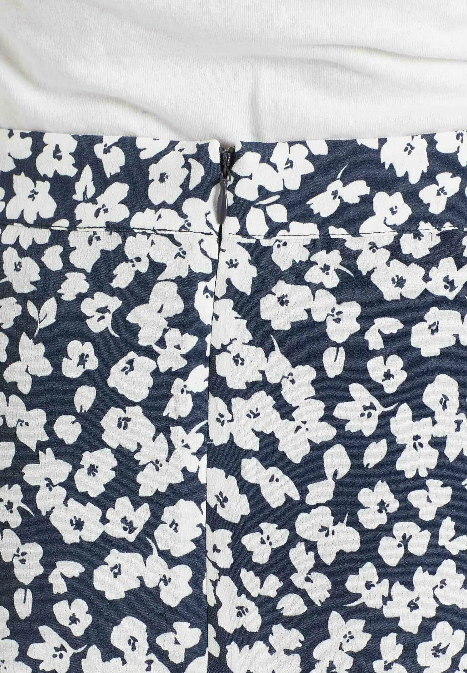 Khujo UNDINE - Spódnica Trapezowa - Dunkelblau-weiß Geblümt 12 Khujo UNDINE - Spódnica Trapezowa - Dunkelblau-weiß Geblümt - obrazek 10