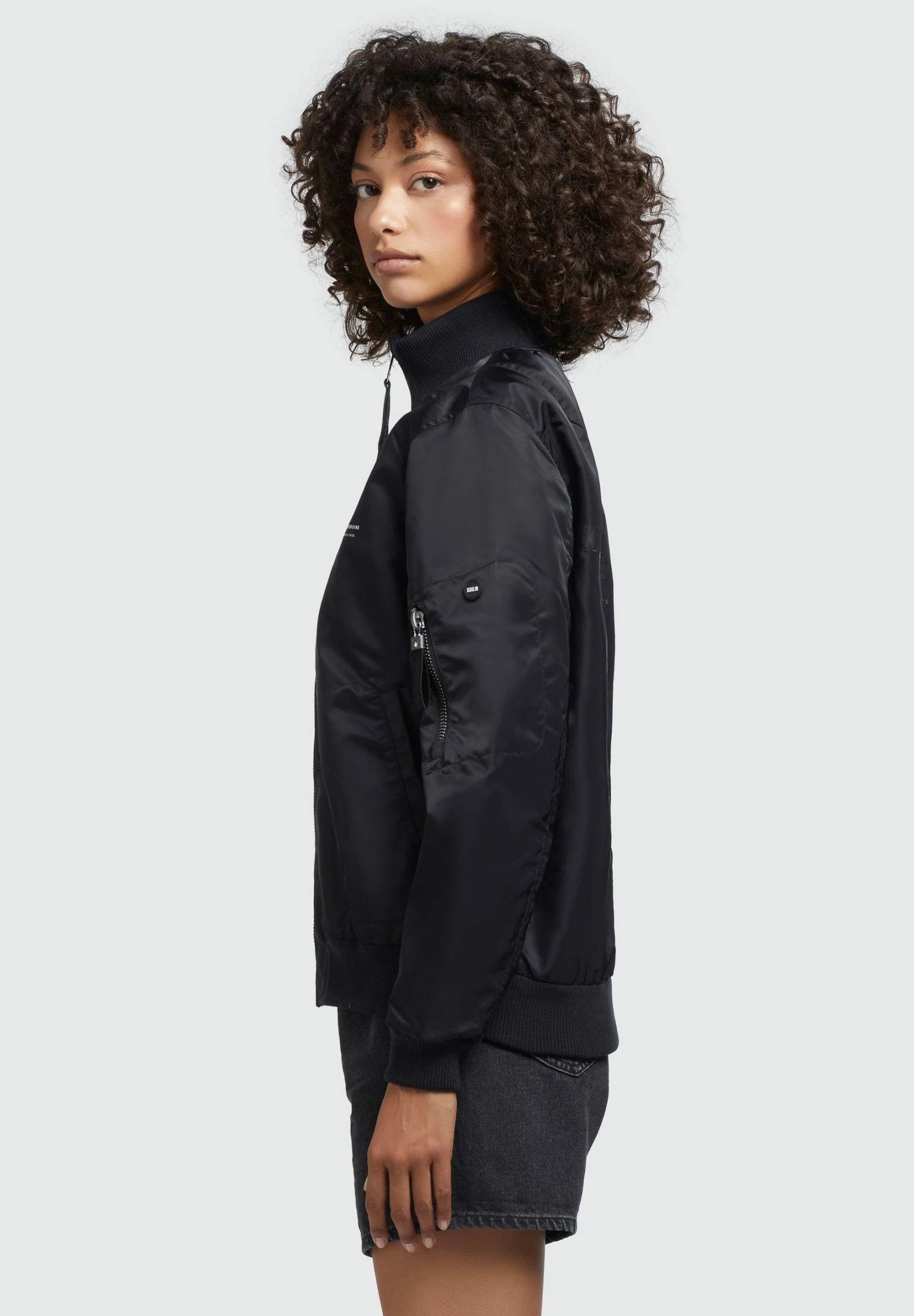 Khujo LOVA - Kurtka Przejściowa - Schwarz 6 Khujo LOVA - Kurtka Przejściowa - Schwarz - obrazek 4