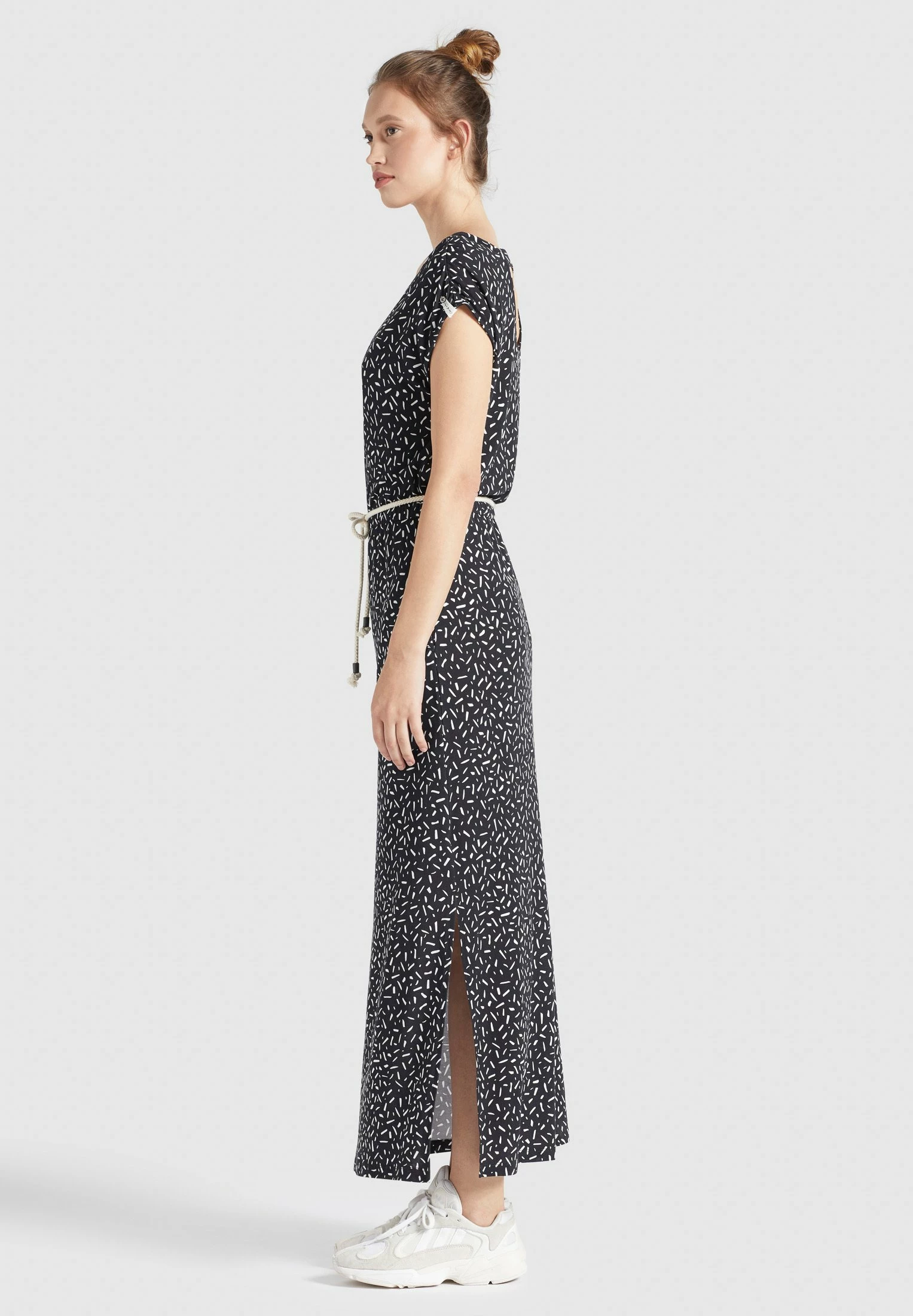 Khujo DOREEN - Długa Sukienka - Schwarz-weiß Gemustert 6 Khujo DOREEN - Długa Sukienka - Schwarz-weiß Gemustert - obrazek 4