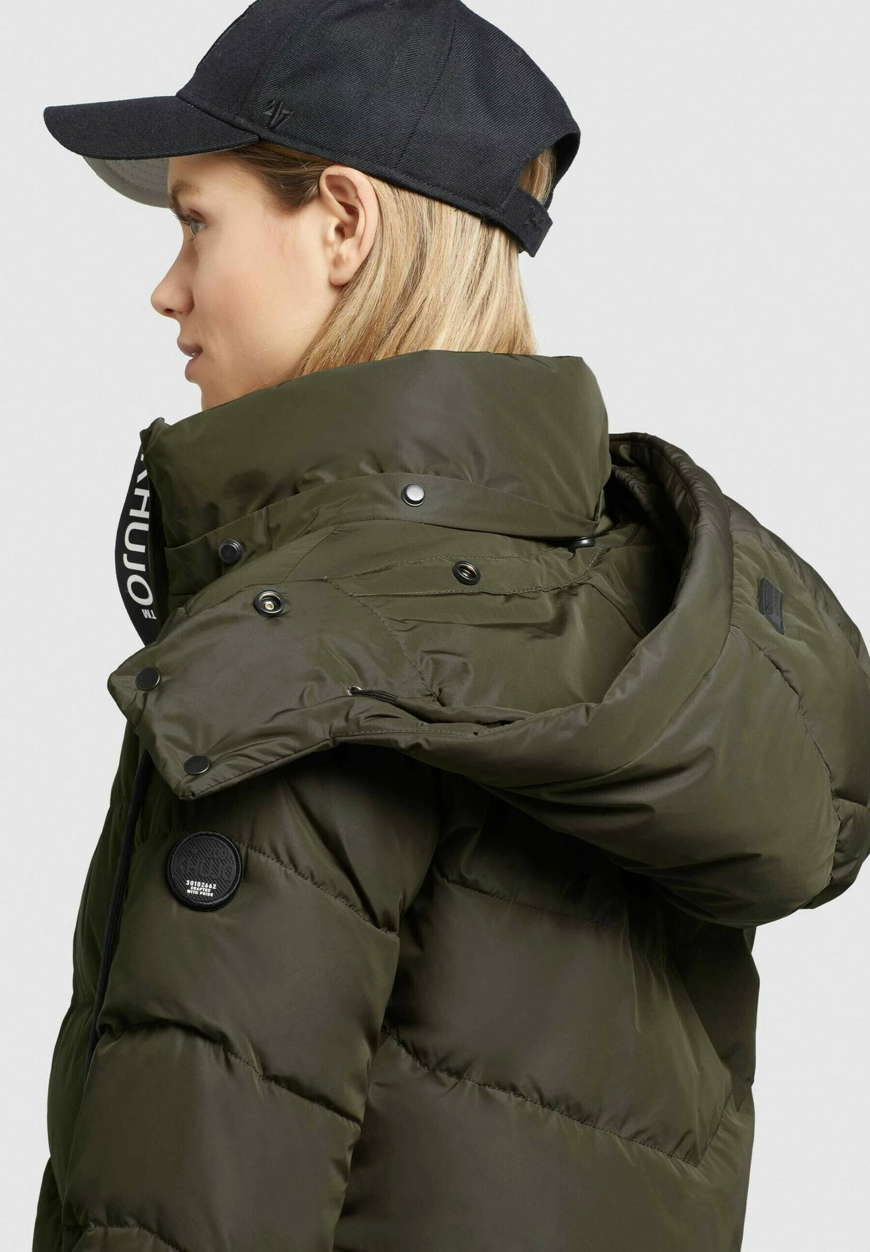 Khujo HUBA - Płaszcz Zimowy - Dunkelgrün 9 Khujo HUBA - Płaszcz Zimowy - Dunkelgrün - obrazek 7